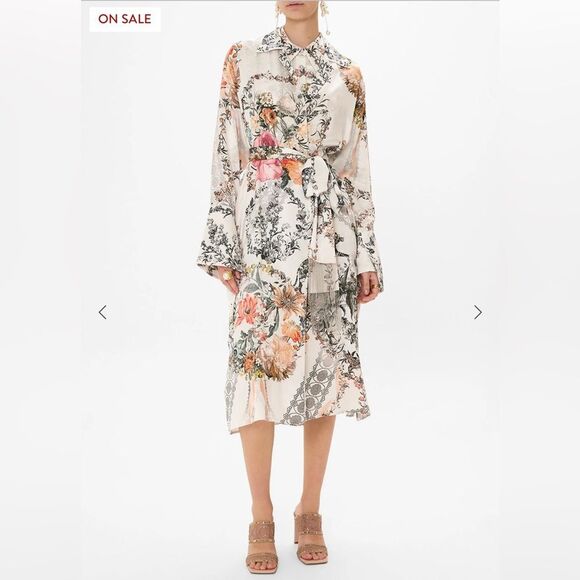 NWT 900.00 CAMILLA Split Cuff Soft Coat
De Haar Memoirs M/L IN SITE 719.00 - Picture 1 of 7